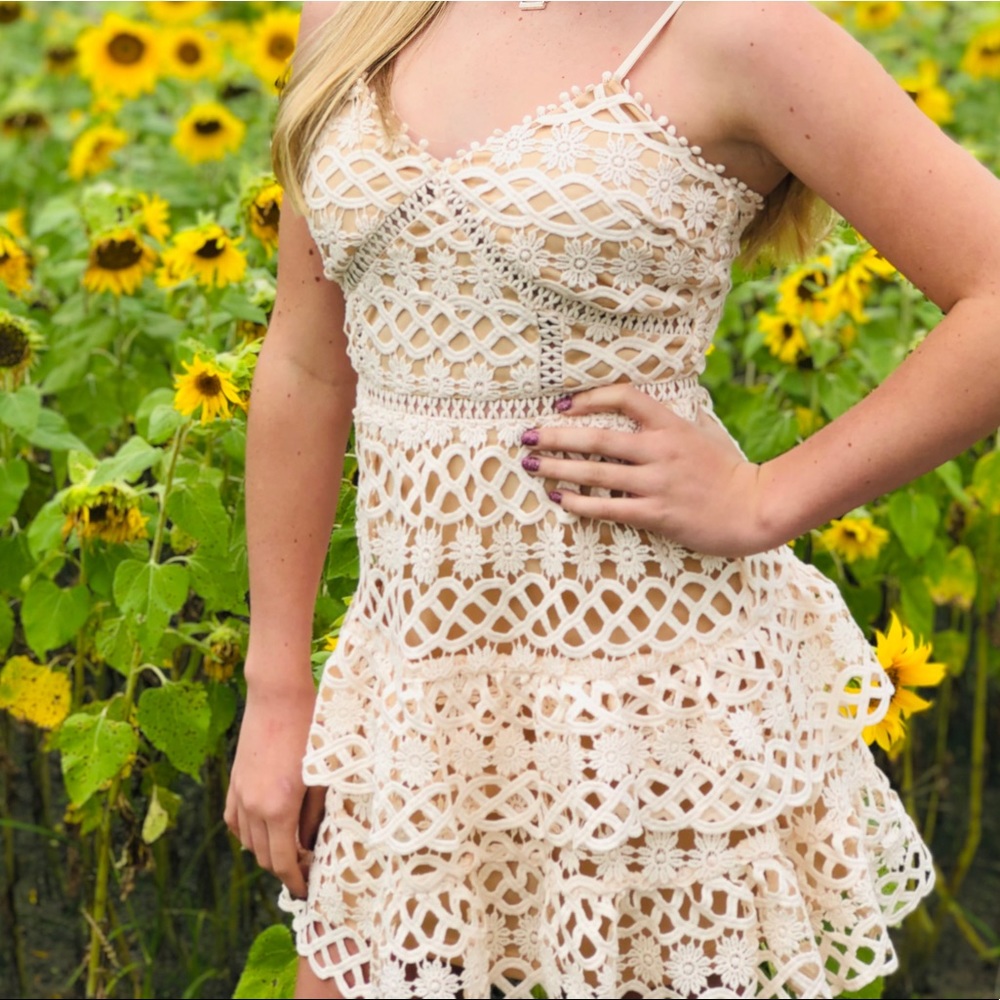Lulus lace Dress size xs